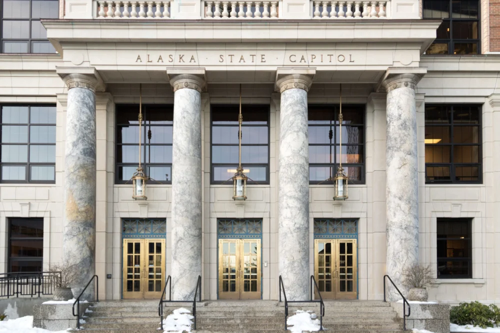 Alaska Debates Legalizing Online Sports Betting, Eyeing Significant Fiscal Opportunities