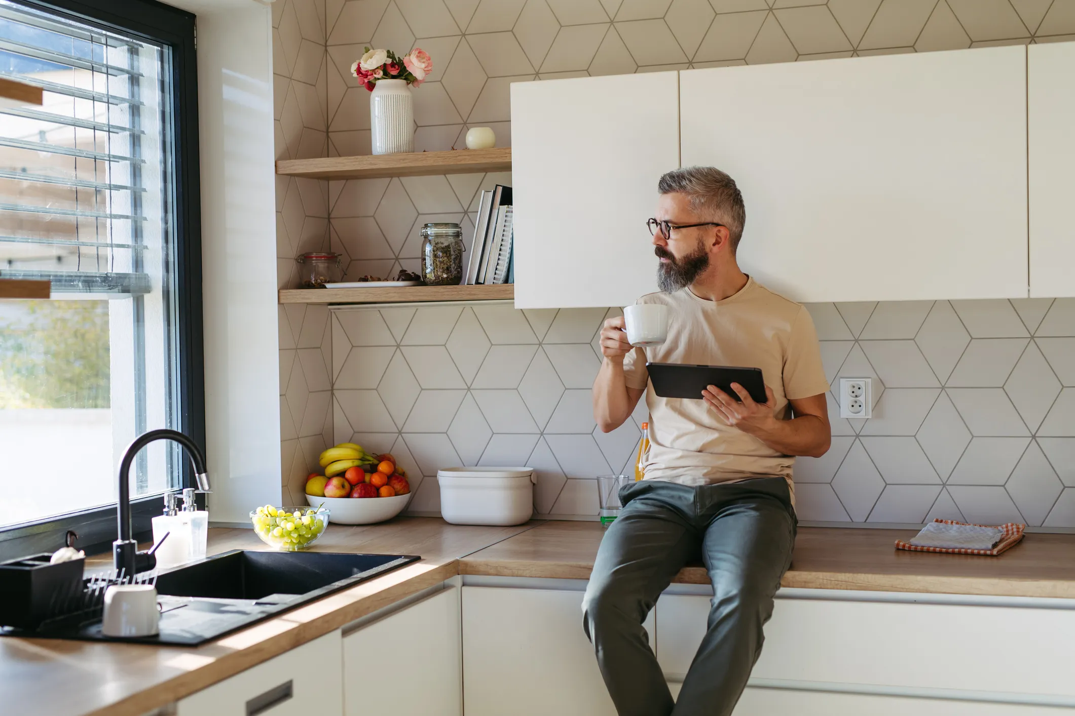 Mastering Your Money in Minutes: The Five-Step Daily Routine for Financial Wellness