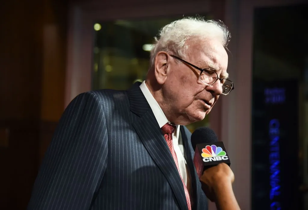 Warren Buffett’s Unconventional Habits Offer Timeless Financial Wisdom for Long-Term Success