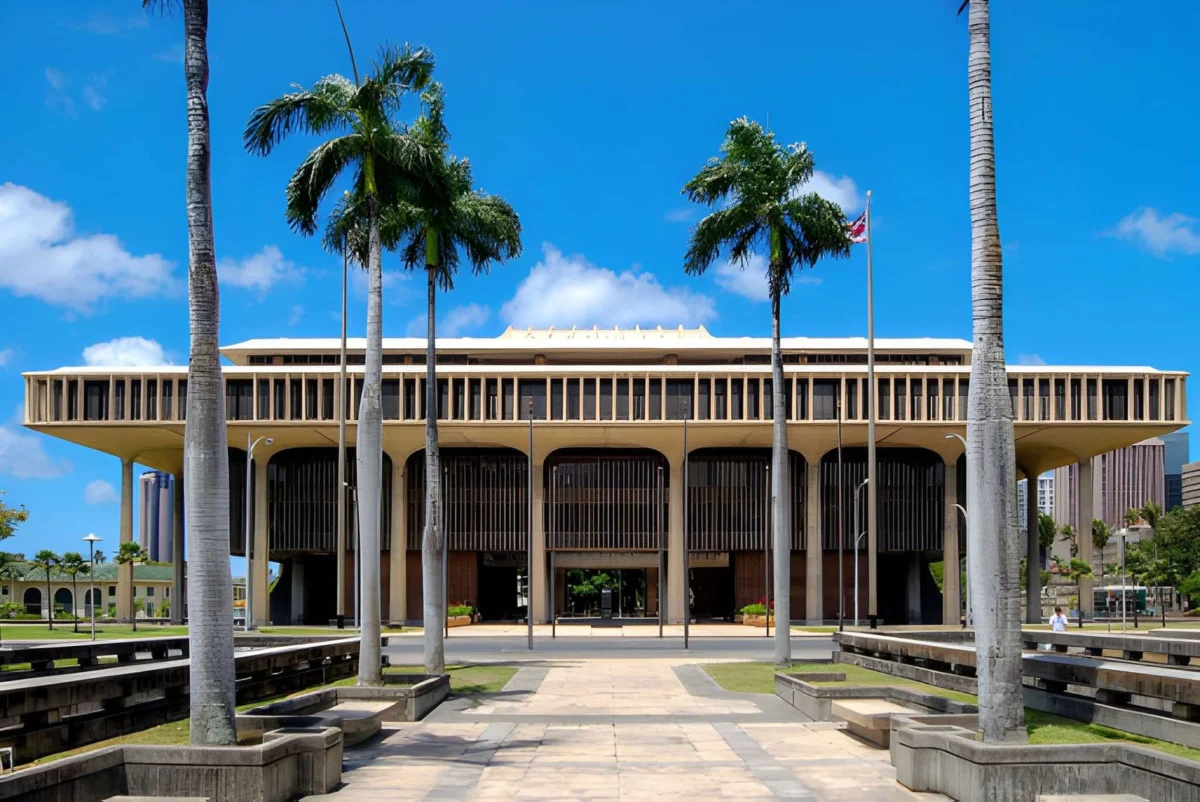 Hawaii’s Scheduled Income Tax Breaks Face Legislative Showdown Over Revenue Concerns