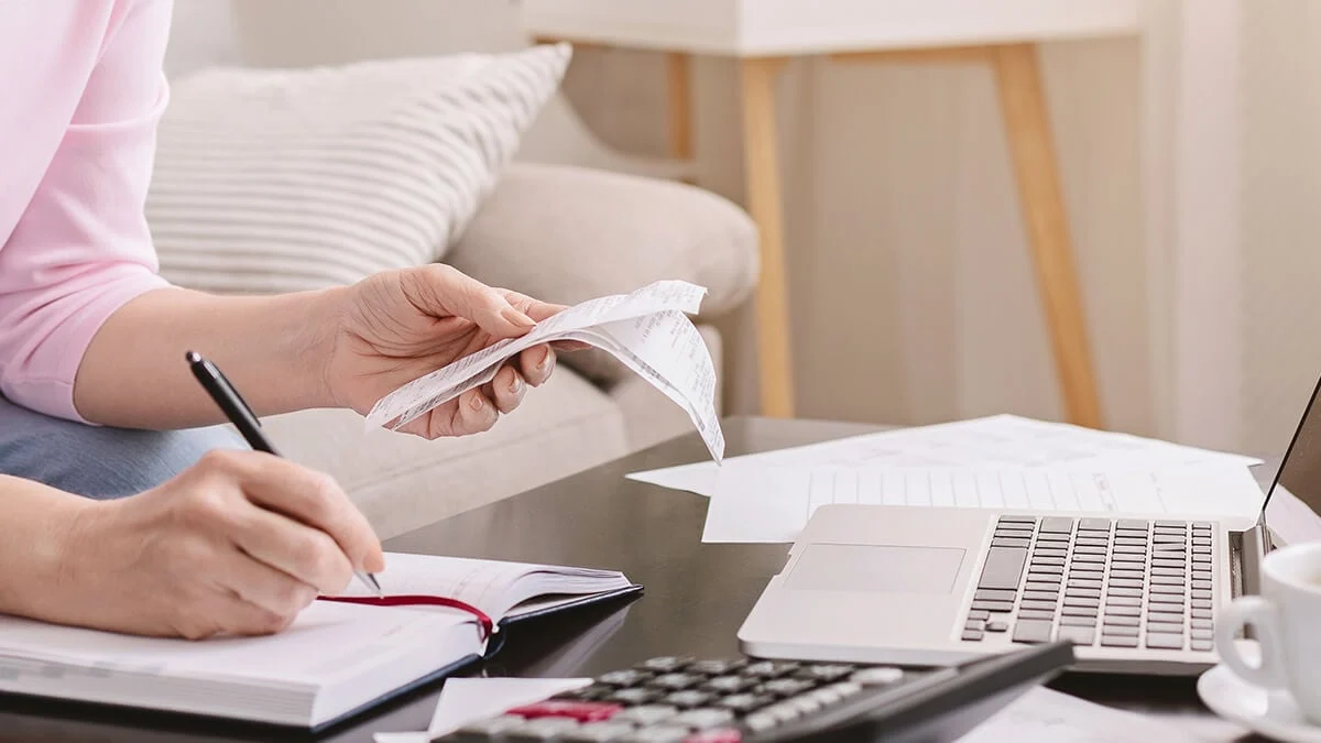 Navigating Small Business Finances: Dissecting the Vital Roles of Bookkeeping and Accounting for Sustainable Growth