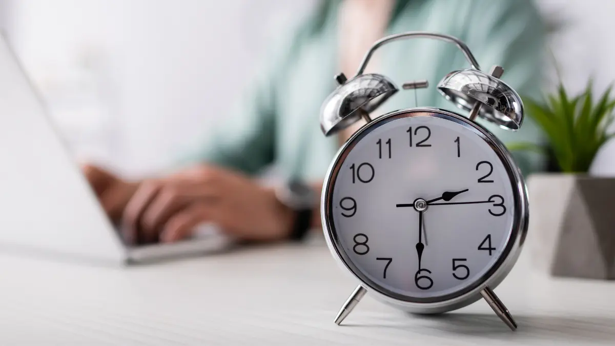 Understanding Payroll Laws: Navigating Time Rounding for Small Businesses.