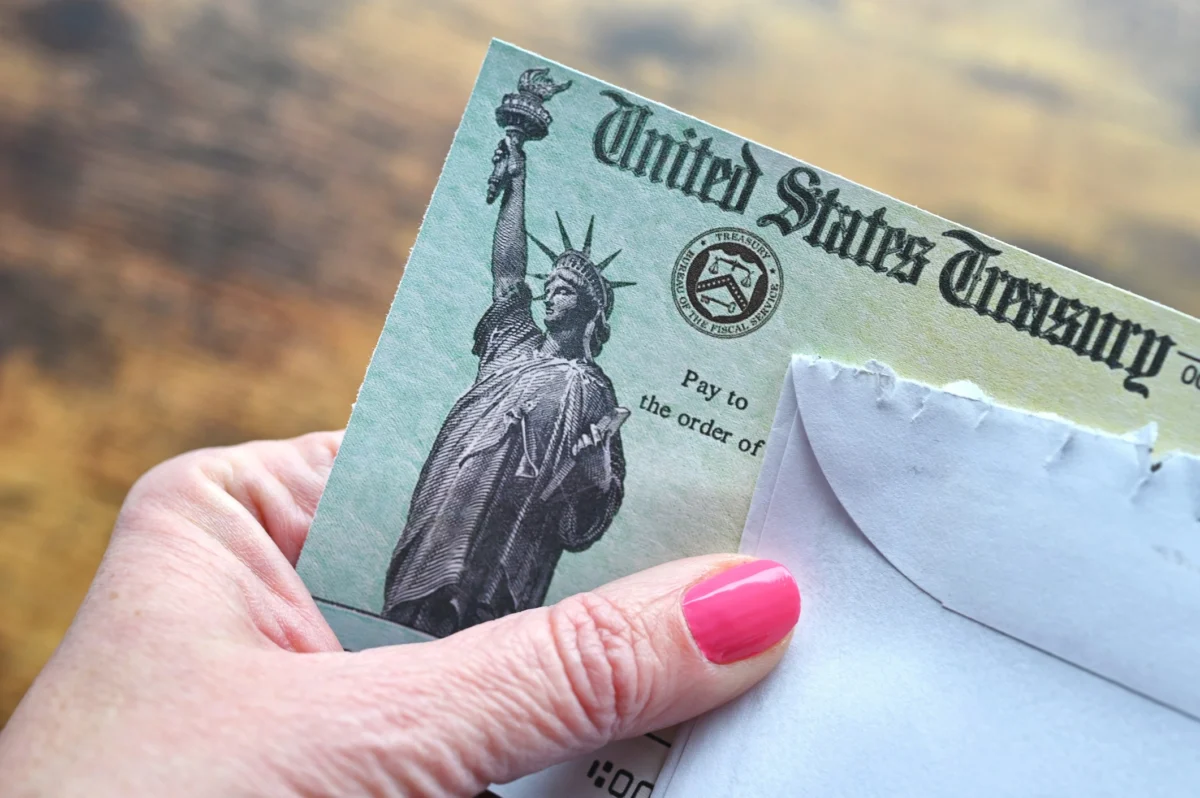 Strategic Financial Planning in Your 60s: Maximizing Social Security for Lifetime Income